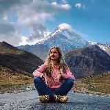 Аня Дома Не Сидит