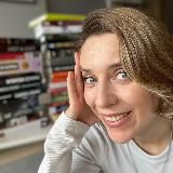 Заведующая книжным