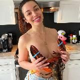 Urfavbellabby 🍒 Your Favourite Bella