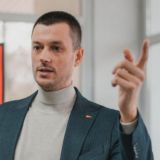 ЗДЕСЬ ГОВОРЯТ