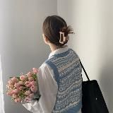 грустная особа печатает…