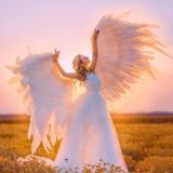 وَعَلَّمْنَاهُ مِنْ لَدُنَّا عِلْمًا