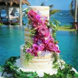 Выпечка, блюда и салаты