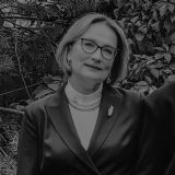 𝑙𝑎𝑢𝑒𝑟𝑠𝑞