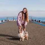 Девушка живущая у моря