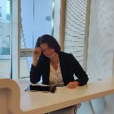 Учится лёгким испугом