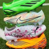 Футбольная форма и бутсы