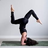 DO YOGA WITH KRIS: Кристина Бутаева 🤸🏻♂️ Дживамукти йога онлайн