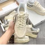 SNEAKER LAB