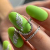 Первый по ногтям💚