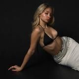 сплетница Деля