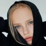 Samuseva Maryia • @samusevamaryia • Model