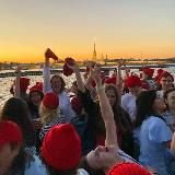 Они захватили кораблик