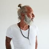 Mirko Betz Psychonaut, Psychedelic Guide, Grossstadt-Schamane