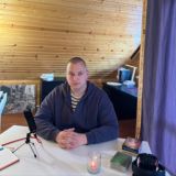 Евгений раскладывает